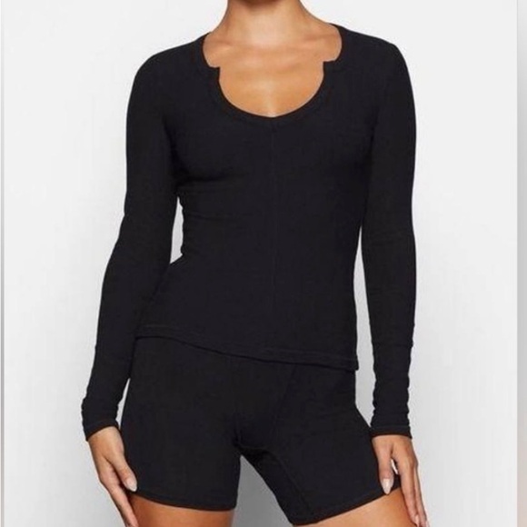 SKIMS Tops - SKIMS Soft Lounge Split Neck Long Sleeve Top Black Size L